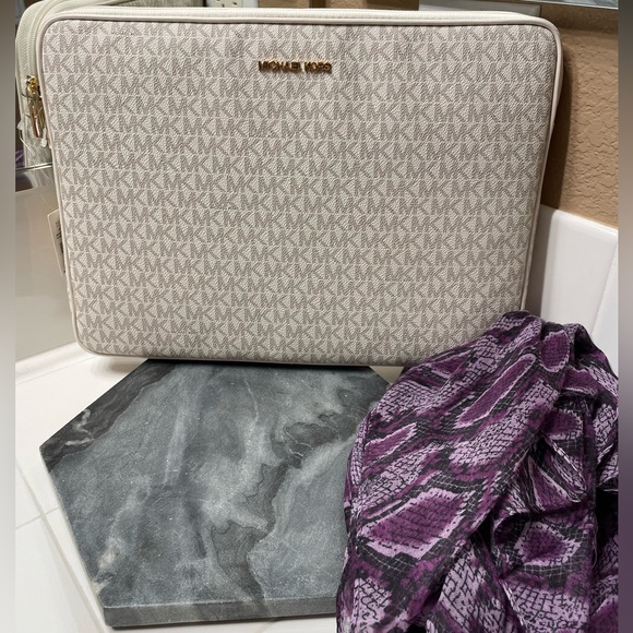 Michael Kors Bags Nwt Michael Kors Large Laptop Case Jet Set